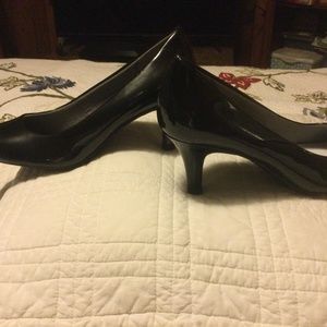 Ladies Black Patent Leather Life Stride 7 1/2